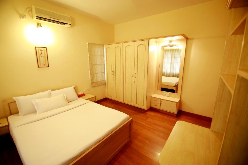 Falcon Suites Residency Road