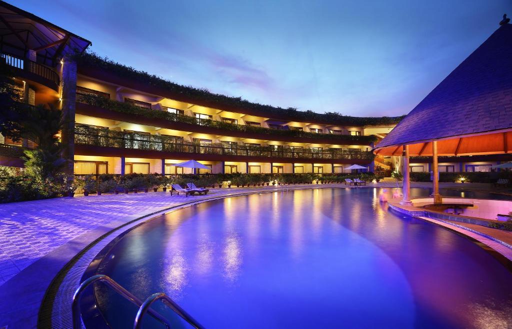 Uday Suites - The Airport Hotel