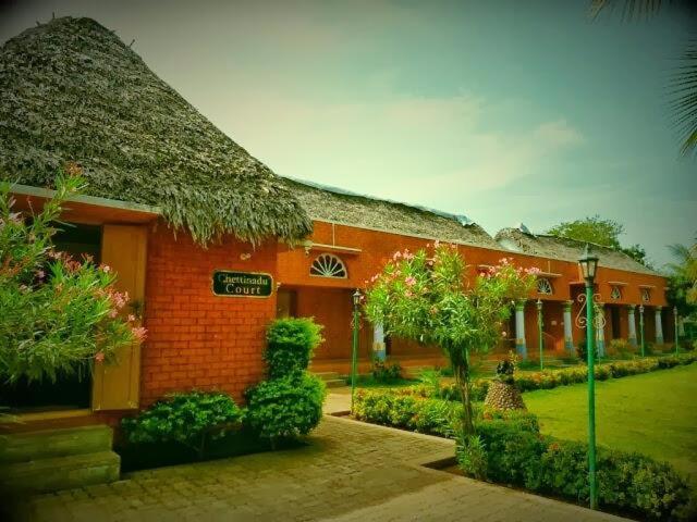 Deshadan Chettinadu Court