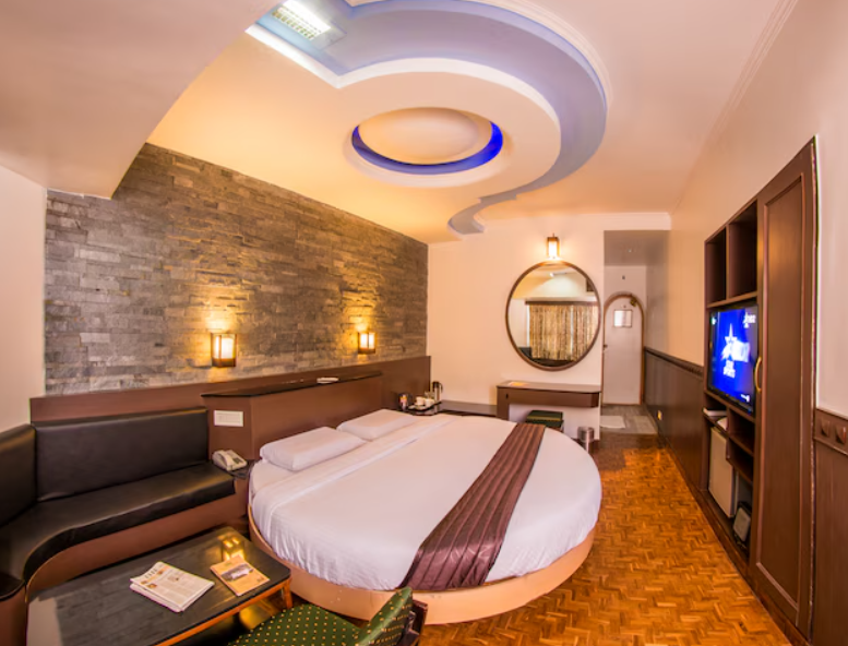 Honeymoon Suite Room