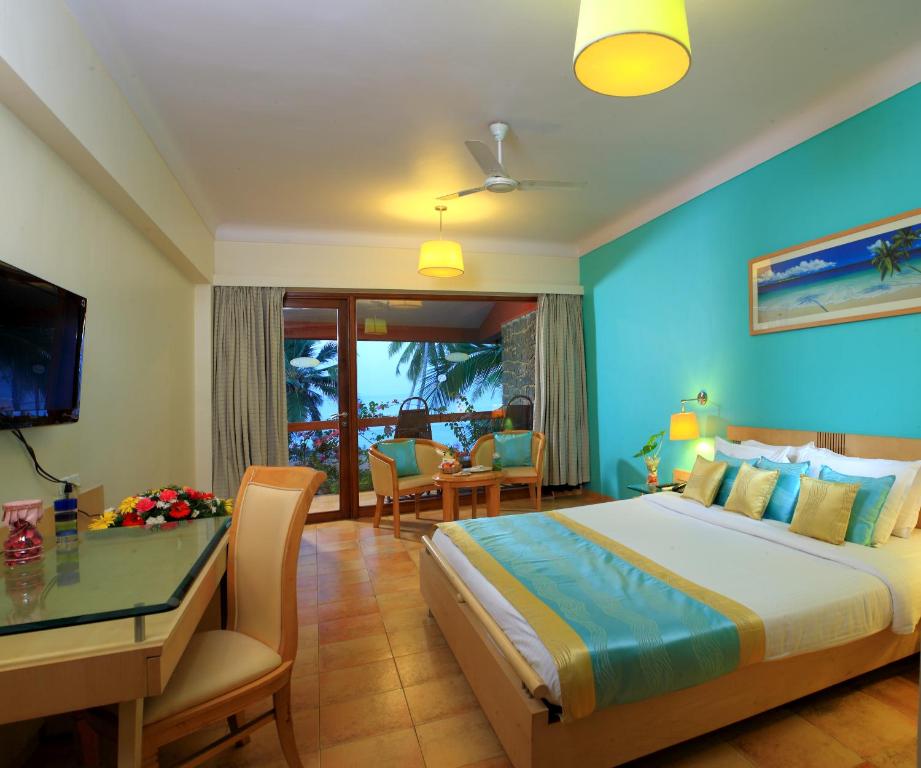 Pool view room