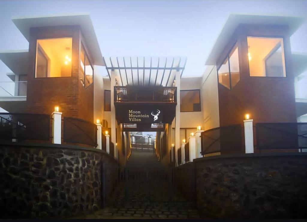 Palette Bungalow with Balconcy