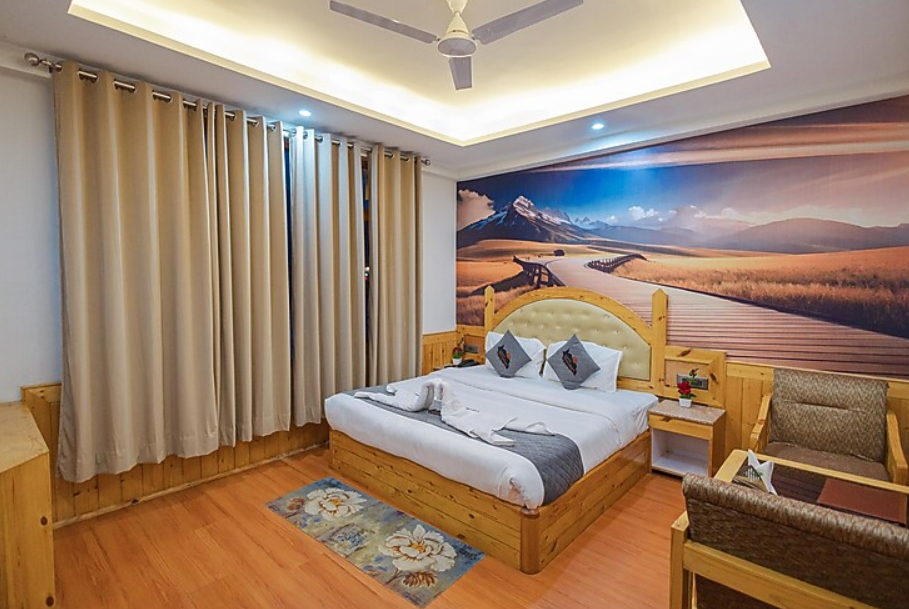 Super Deluxe Room -  Balcony with Mountain View