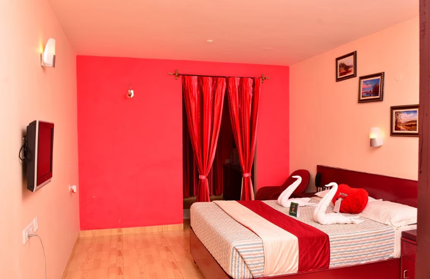 Apple Deluxe Room
