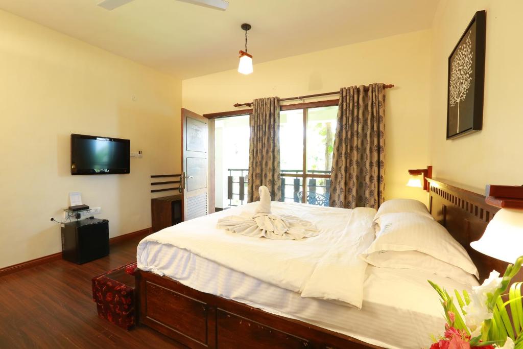 Lake View Rooms