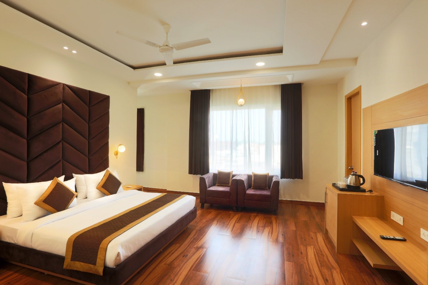 Regalia Suite